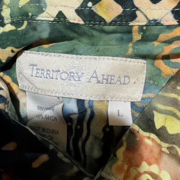 Territory Ahead Mens LARGE 100% Rayon Abstract Geometric Button Hawaiian Shirt - Picture 6 of 9